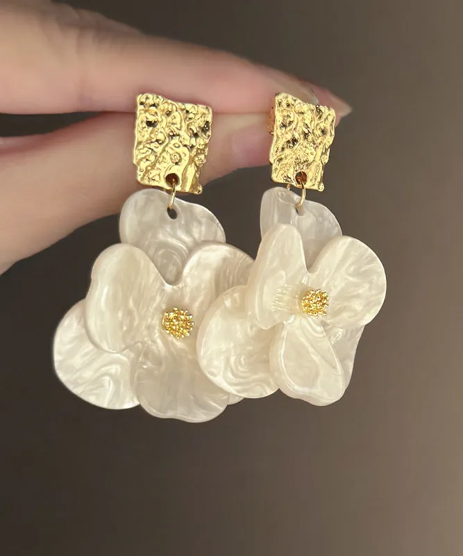 Chic White Acrylic Floral Drop Earrings EY017