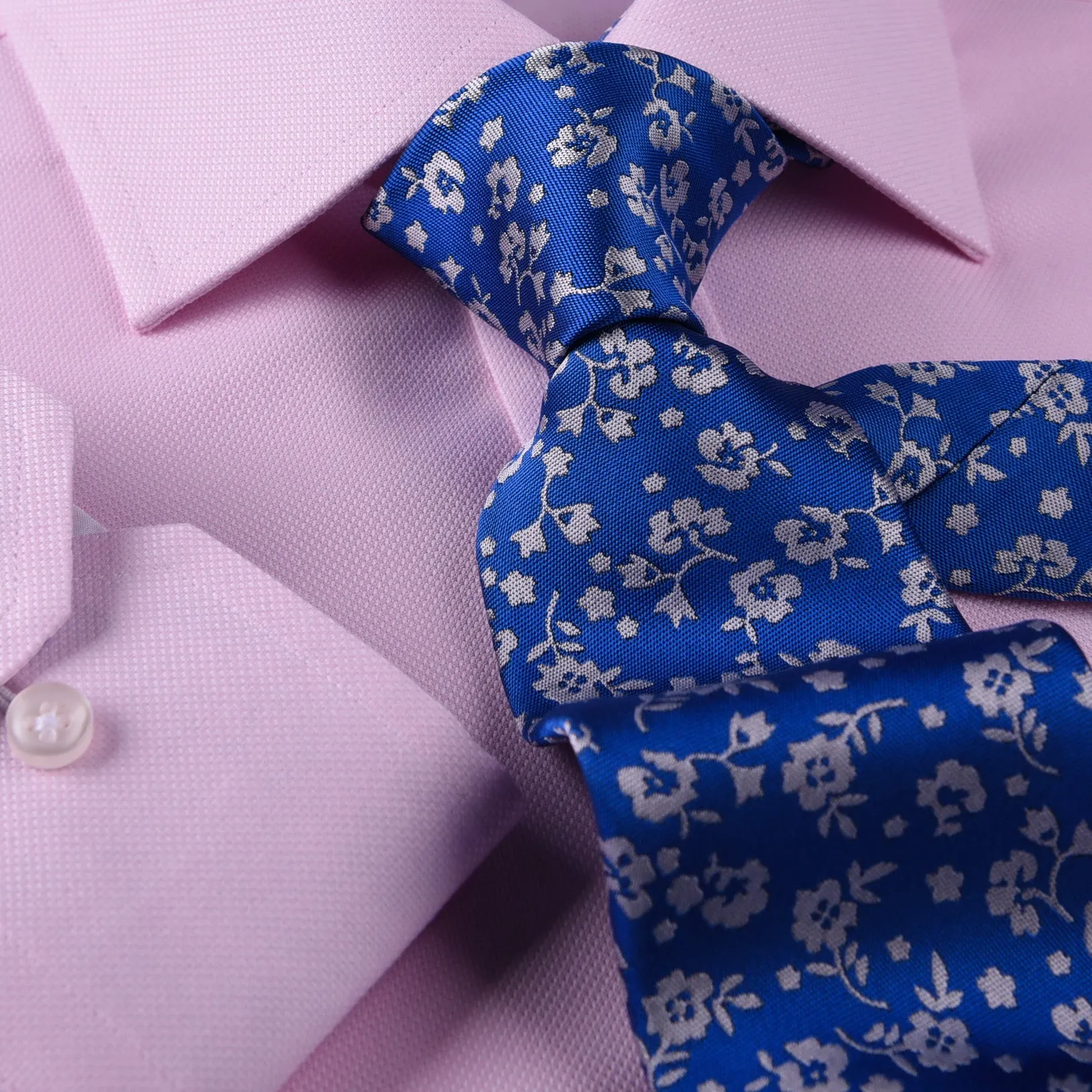 Pink Oxford Floral Inner Lining Formal Dress Shirt Sexy Business Formal Attire in Single Button Cuffs