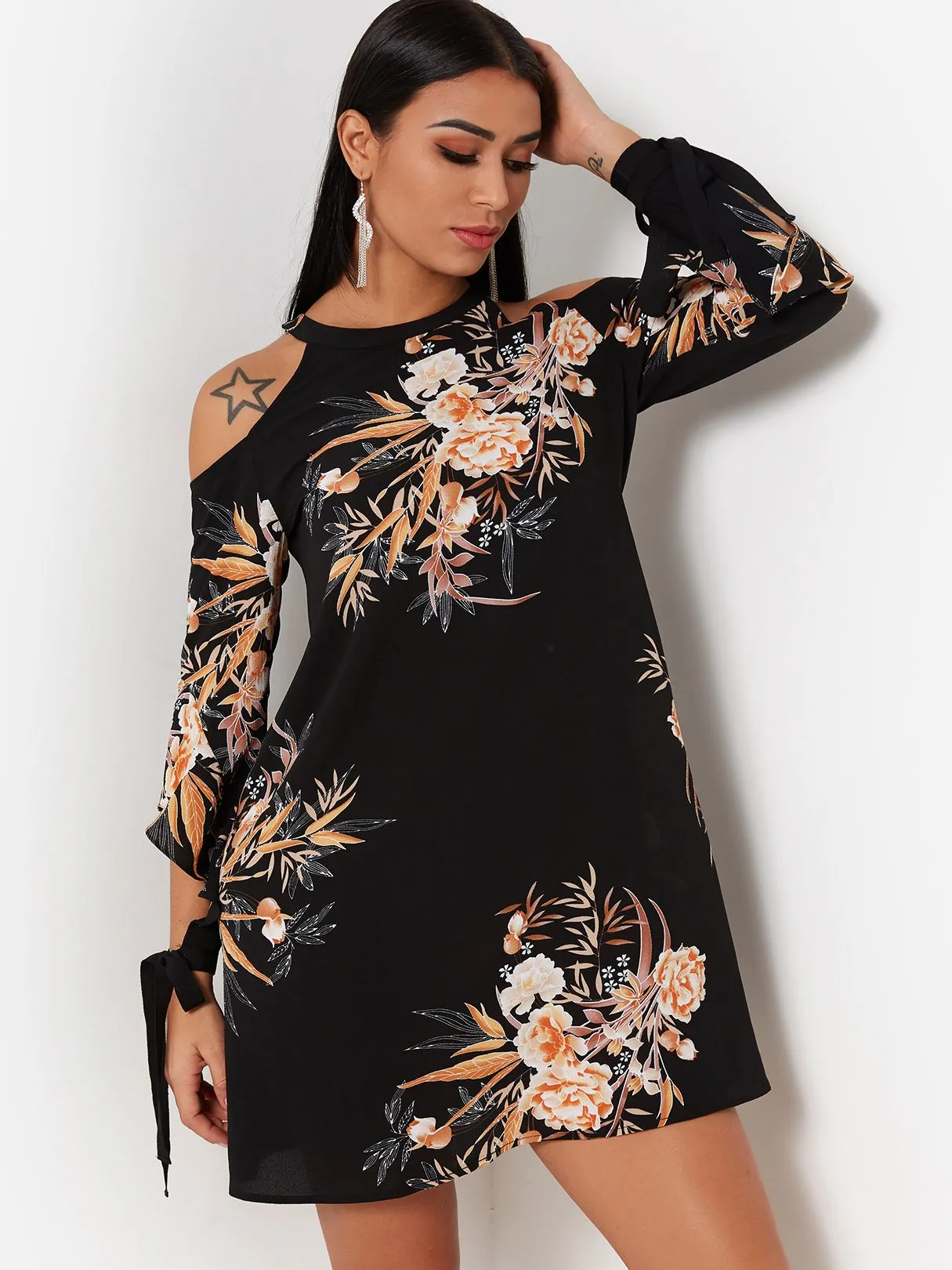 Wholesale Black Round Neck Cold Shoulder 3/4 Length Sleeve Floral Print Dresses